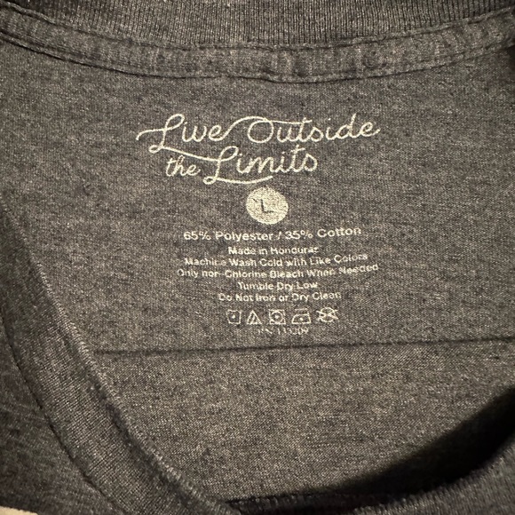 Women’s tee-Size Large - Picture 2 of 4